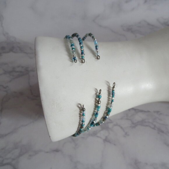 NWOT Artisan Handmade Turquoise Blue Adjustable Comfortable Stretch Bracelet - Picture 3 of 4